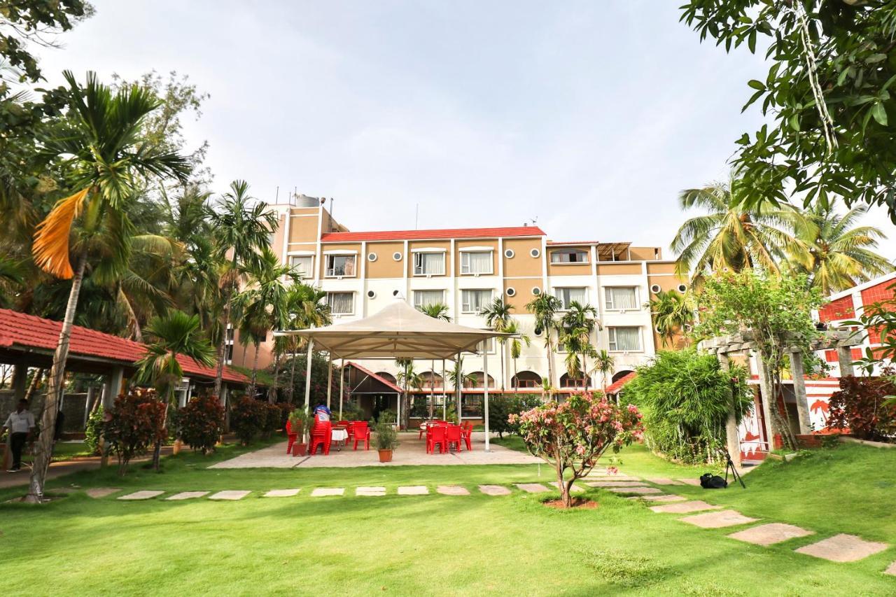 Palette - Holiday Palms Bangalore Exterior photo