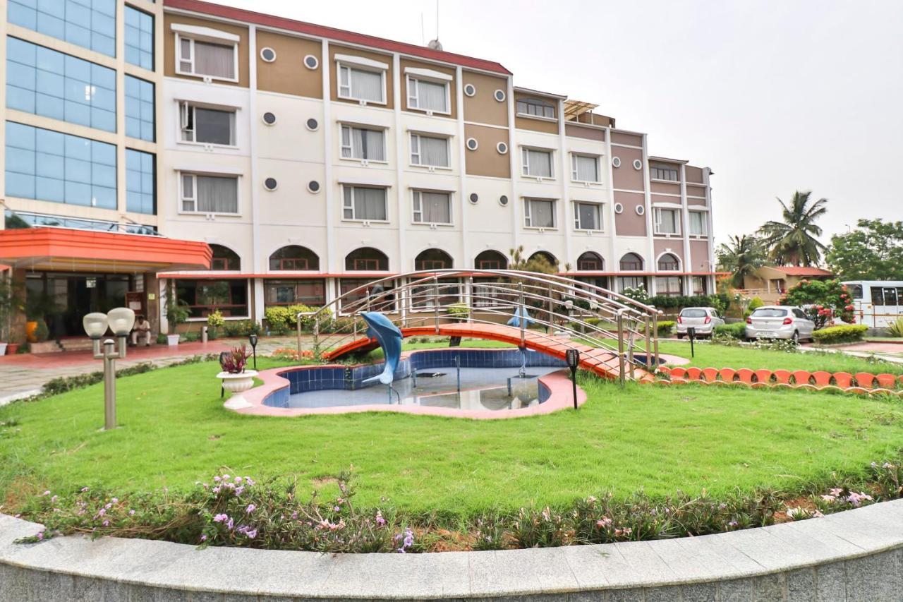 Palette - Holiday Palms Bangalore Exterior photo